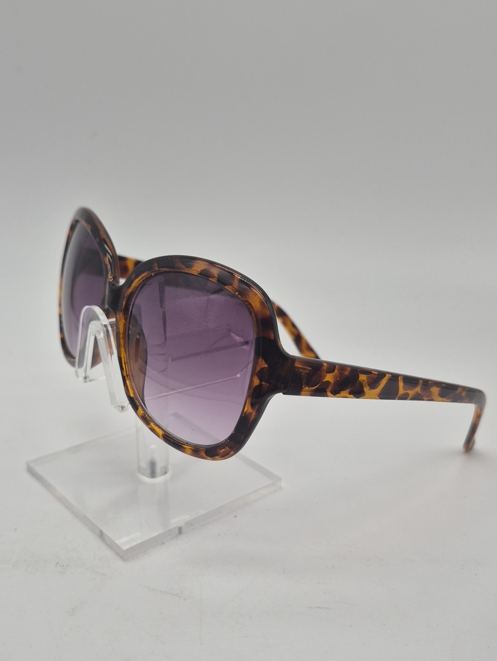 Women's Tortoiseshell Sunglasses with Purple Gradient Lenses